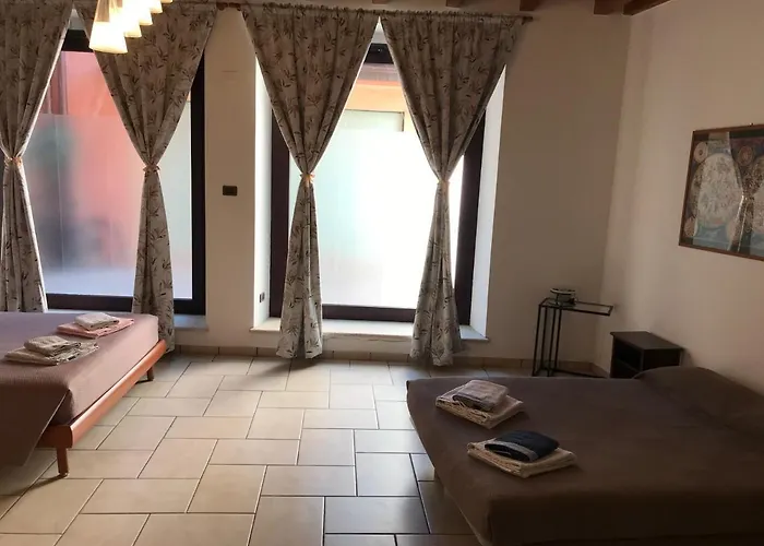 Kindly Roberta Centro Storico Peschiera,Lago Relax